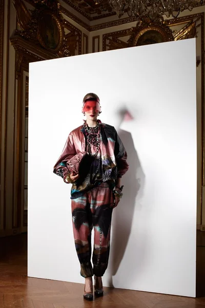 Look 30